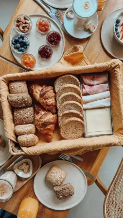 Hotel Het Oude Raadhuis Отели в г. West-Graftdijk