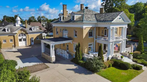 Cartier Mansion Hotels in Ludington