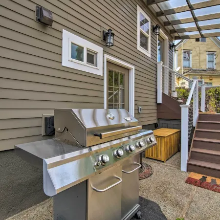 Renovated North Bend Cottage Near Eateries!
