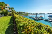 Pavillion 17 - Waterfront Spacious 4 Bedroom with Own Inground Pool and Golf Buggy - parking