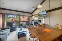 Relaxing, Well Furnished Condo - Creekside #29