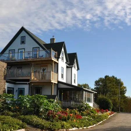 Still Point Lodge
