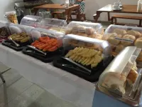 Maraga Beach Hostel - sarapan