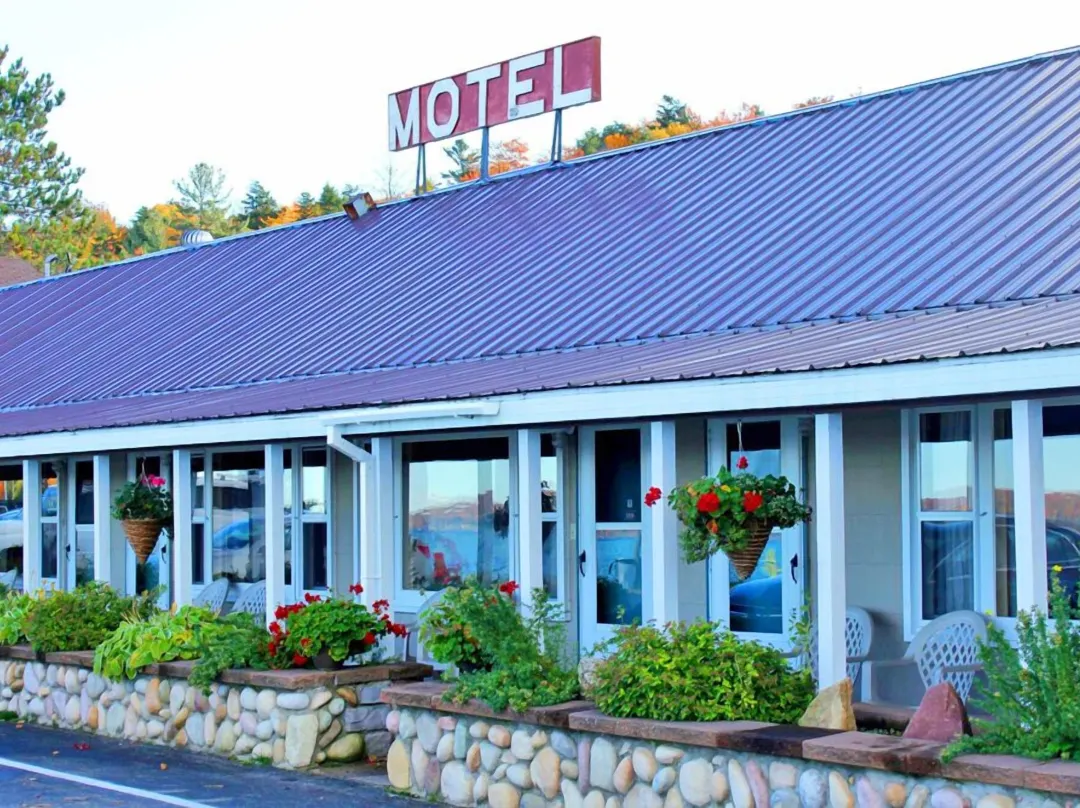 The Sunset Motel - Munising, MI