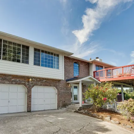Federal Way Vacation Rental Bay and Mountain Views!