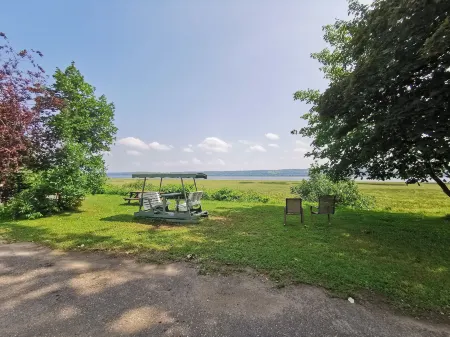 Motel Deblois Отели в г. Сент-Брижит-де-Лаваль