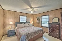 Pet-Friendly Second Row House Steps to Beach!