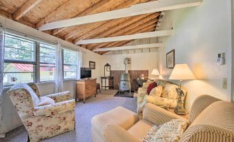 Rustic Retreat Across from Lake Family Friendly!
