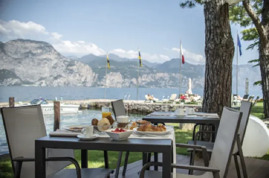 Hotel du Lac - Relax Attitude Hotel