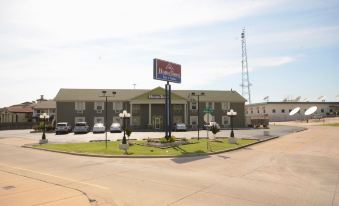 Hometown Inn & Suites