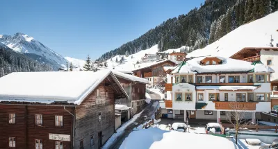Hotel Jäger Hotels near Tuxertal