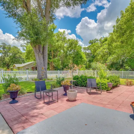 Ocala Retreat w/ Pool, Grill & Yard - Pets Welcome
