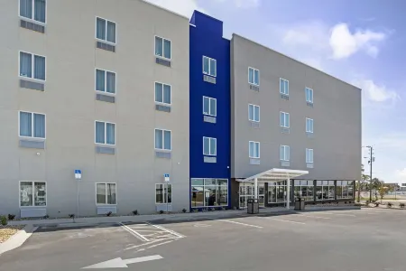 Sleep Inn & Suites Fort Walton Beach - Destin West Отели в г. Shalimar