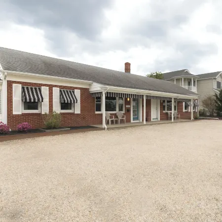 Broadway Court Motel
