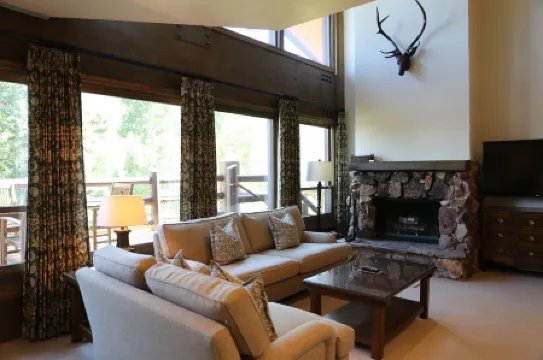 Viking Two Bedroom Loft 2 Apartment Hotel by Redawning