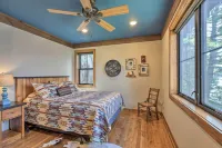 Waterfront Star Lake Cabin, Boat Dock on-Site - parking