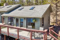 Cozy Schroeder Studio w/ Deck on Lake Superior - appartements de vacances