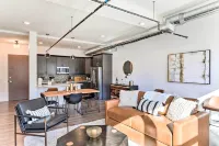 Walk to Unl Campus Dtwn Lincoln Loft Apt! - Condos