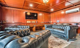 Quincy Home on Lavender Farm w/ River Views!