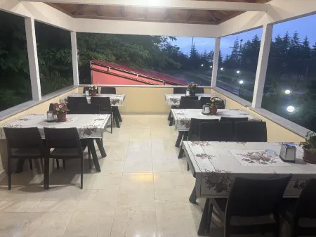 Zarha Mountain Resort Отели в г. Camburnu Mahallesi