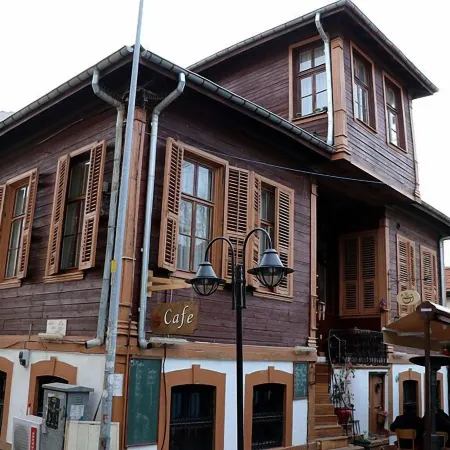 Midis Otel
