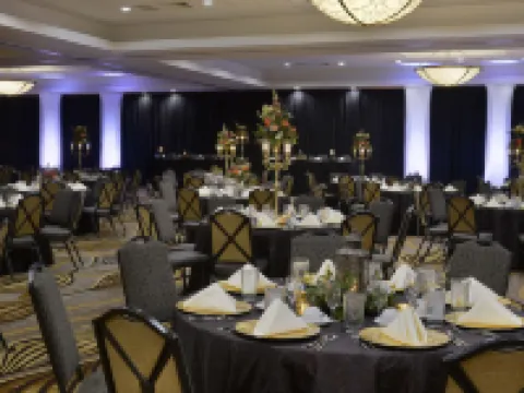 DoubleTree by Hilton Lafayette Hotels in Lafayette