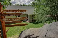 Pecan Point by Kabino Mountain Trail Access Foosball Table Private Yard Firepit WiFi Grill