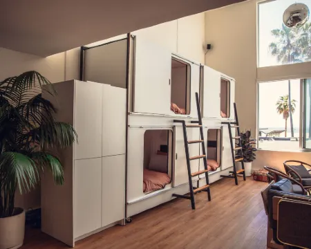 Stay Open Venice Beach Hotels in Venice