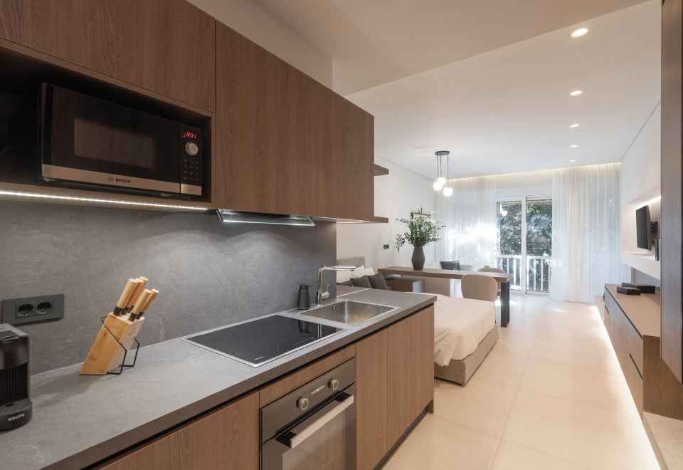 1. 콜로나키 럭셔리..