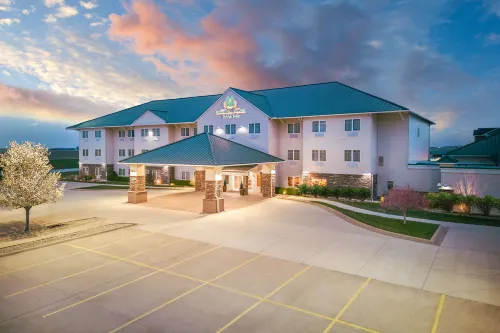 Best Western Plus Green Mill Village Hotel  Suites Convention Center - 3 Sao