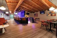 Village Inn - bar