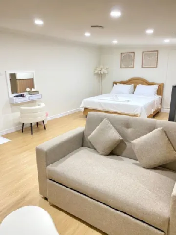 Bangna Apartment Opposite Bitec Bangna BTS 베어링역 주변 호텔
