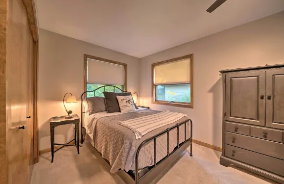 定製湖濱小屋配有寬敞的院子！