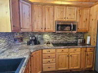 Cozy cabin with Fiber and AC in peaceful Vernal