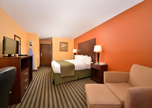 Quality Inn & Suites Grinnell Near University Hotels in Grinnell