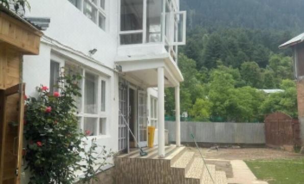 Hotel Mala Castle, Pahalgam
