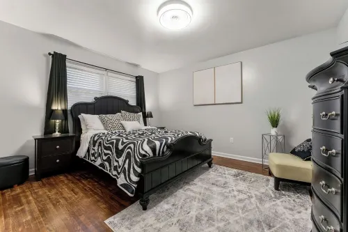 Serenity Spot- Charming 3-bedroom house 20 minutes from the Airport.