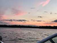 Eagle River Retreat w/ Bunkhouse on the Chain. Sleeps 12. Hotel a Washington