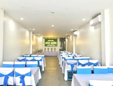 Hotel Bao Quan Отели рядом с достопримечательностью «Ba Chua Xu Temple»