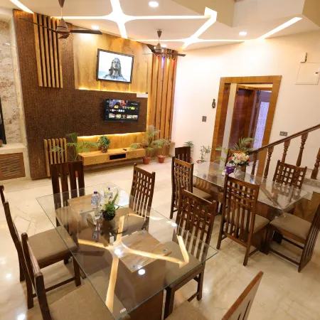 Amritam Palace A Luxury AC Home Stay