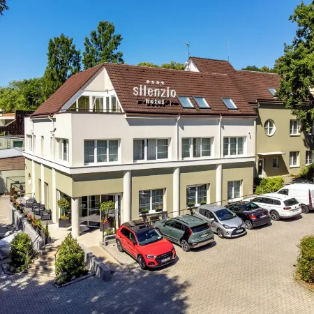 Hotel Silenzio Отели рядом с достопримечательностью «Лорета»