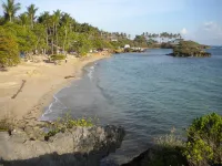 Full, Spacious Duplex Apartment Walking Distance to the Beach!!!