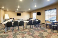 Cobblestone Hotel & Suites - Salem Hotels in Washington Township