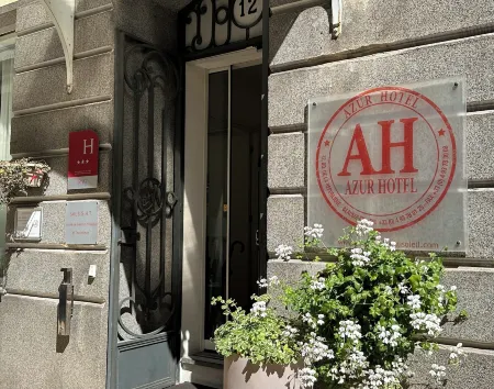 Azur Hotel Отели рядом с достопримечательностью «Трофей Августа»