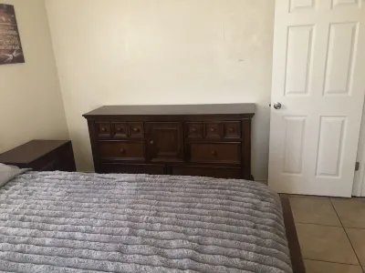 Adorable 2 bedroom 1 bath house pet friendly nearby shopping and hospital Hotels near Umpqua Community College