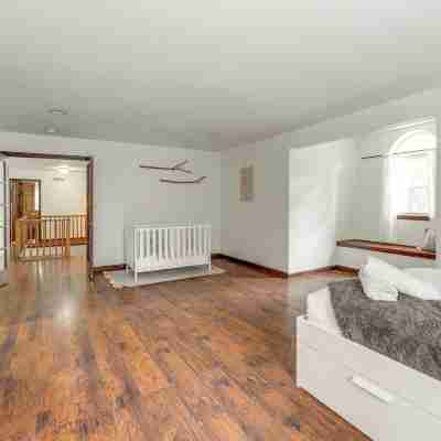 Family Home w/ Deck ~ 2 Mi to Camelback Mountain! Rooms