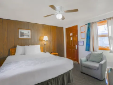 Love Hotels Silver Street by OYO at Hurley WI Hotels in Iron County