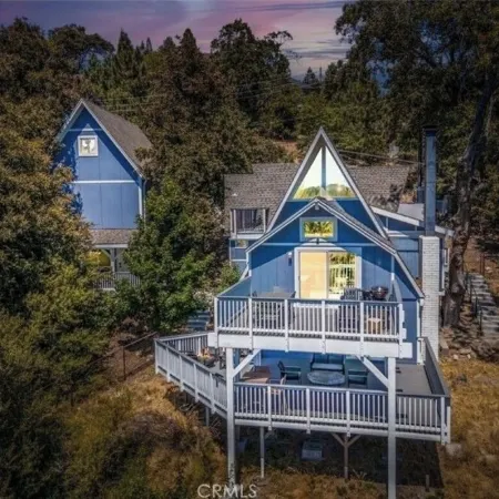Lake View Home, 2 Spacious Decks, Fire Pit, WiFi, on Sight Casita Option Avail.