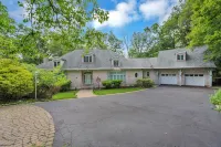 Fancy Poconos Castle & Indoor MEGA 10+ Hot Tub Hotels in 