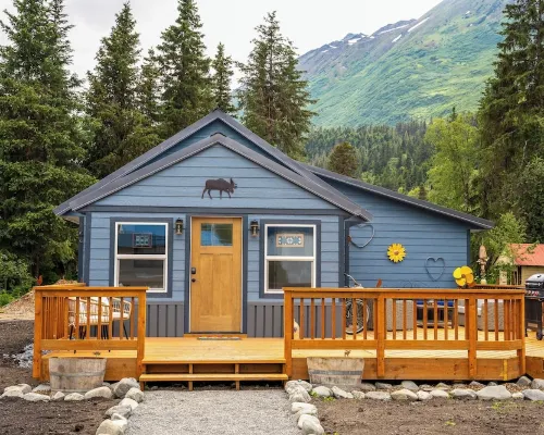 Railroad Retreat in Moose Pass – The Gandy Dancer Hotels in Moose Pass